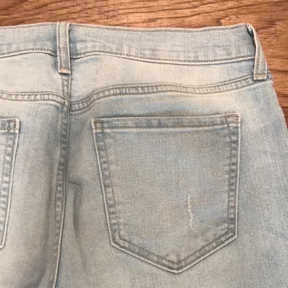 Old Navy Distressed Boyfriend Skinny jeans - Picture 5 of 6